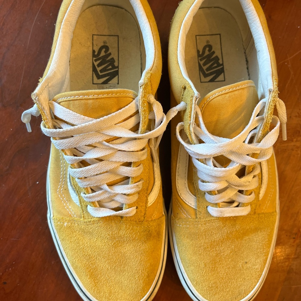 Vans - Picture 2 of 8